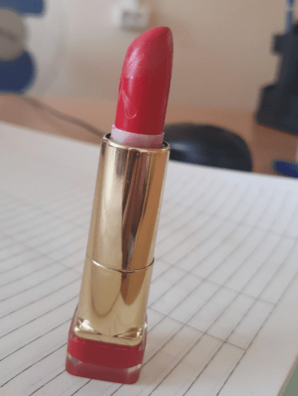 Губная помада MAX FACTOR Colour Elixir Lipstick — фото из отзыва «Эффектная красная помада с отличной стойкостью» (3 из 6)