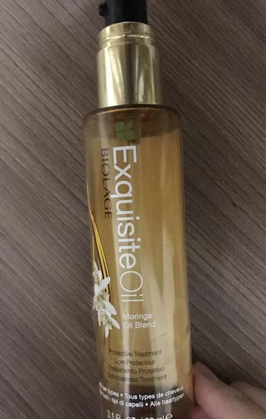 Масло для волос Matrix Biolage Exquisite Oil — фото из отзыва «Придаёт дополнительный блеск волосам» (3 из 3)