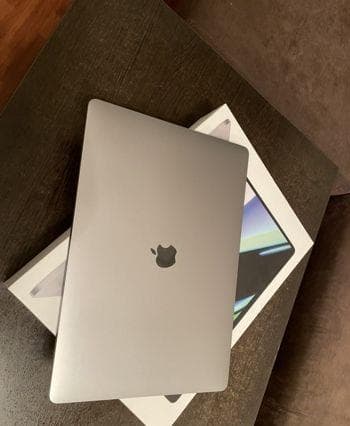 Ноутбук Apple MacBook Pro 2019 — фото из отзыва «Компания Apple всегда поражала качеством своих продуктов, да»