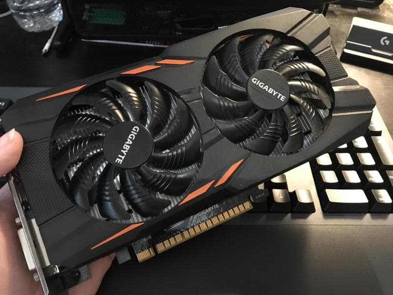 Видеокарта GIGABYTE 1050 — фото из отзыва «Хорошая карта но за такие деньги не самое лучшее решение.»