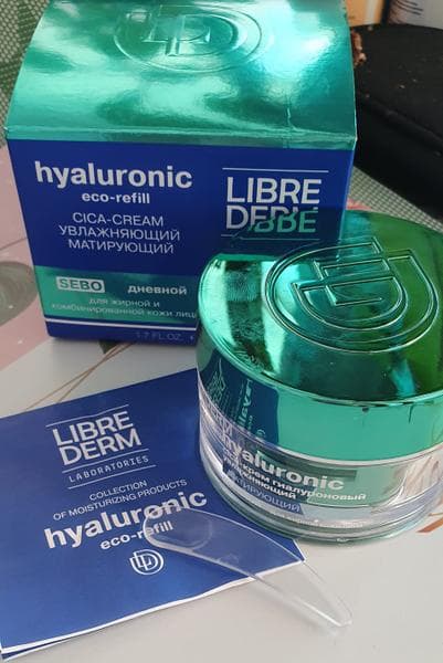 Крем для лица дневной Librederm Гиалуроновый СICА-крем увлажняющий матирующий — фото из отзыва «Отличный крем для жирной кожи.» (3 из 3)