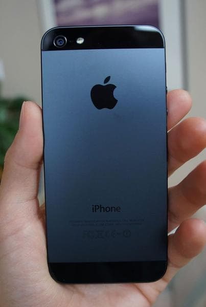 Телефон Apple iPhone 5 — фото из отзыва «Телефон хорошей даже классный, много функций.»