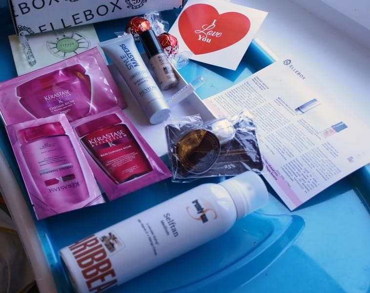 ElleBox (коробочка с косметикой) — фото из отзыва «Коробочка интересная, с нужным для каждой девушки содержимым»