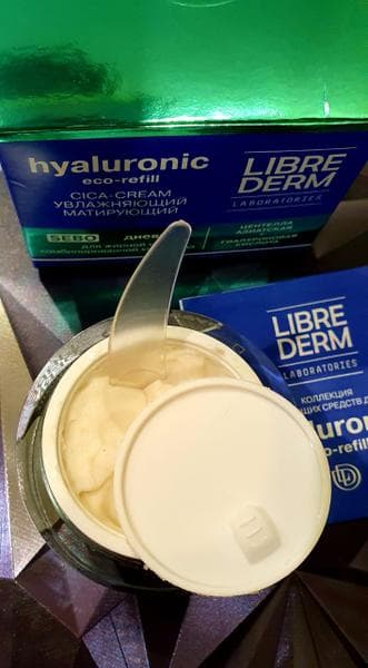 Крем для лица дневной Librederm Гиалуроновый СICА-крем увлажняющий матирующий — фото из отзыва «Для матирования и увлажнения жирной кожи крем от Либридерм с» (1 из 2)
