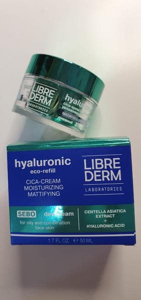 Крем для лица дневной Librederm Гиалуроновый СICА-крем увлажняющий матирующий — фото из отзыва «Качественный крем для склонной к жирности кожи.» (1 из 3)