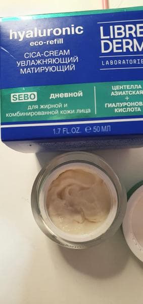 Крем для лица дневной Librederm Гиалуроновый СICА-крем увлажняющий матирующий — фото из отзыва «Качественный крем для склонной к жирности кожи.» (2 из 3)