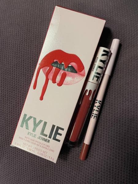 Набор Kylie Cosmetics matte lip kit — фото из отзыва «Набор, который долден быть в косметичке» (2 из 2)
