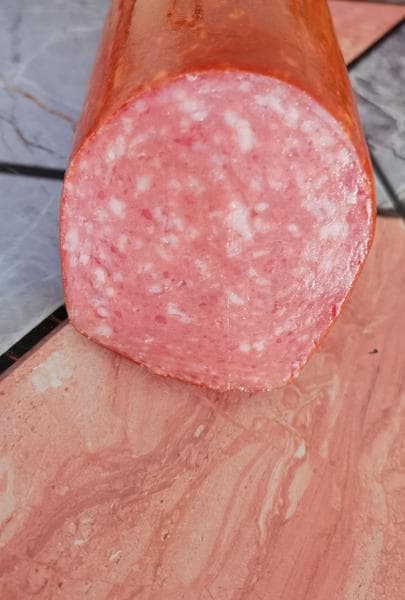 Колбаса "Сервелат Баварушка" — фото из отзыва «Вкусный сервелат, рекомендую всем попробовать» (1 из 3)