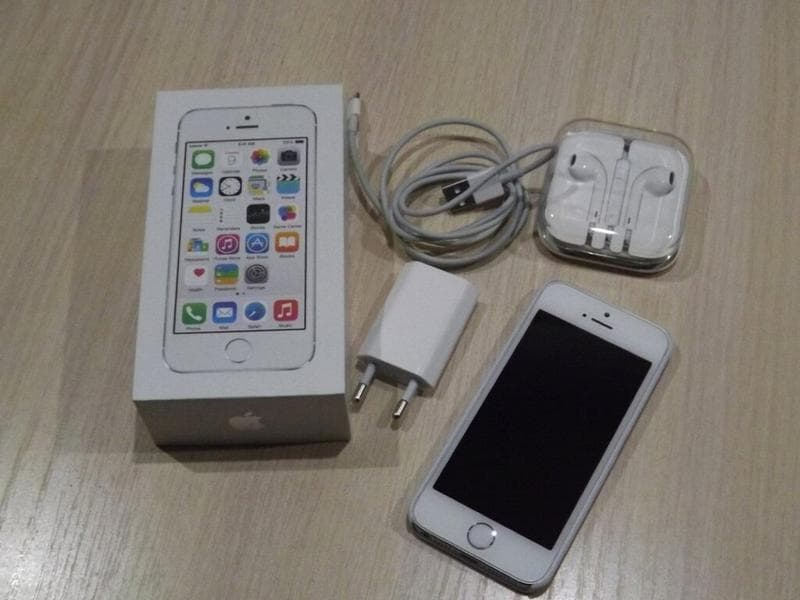 Телефон Apple iPhone 5 — фото из отзыва «В нашей семье ценится продукция компании Apple за ее качеств» (1 из 2)