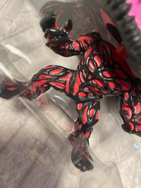 Фигурка FUNKO POP Venom Carnage 367 — фото из отзыва «Красивая, реалистичная фигурка для поклонников Venom'а.»
