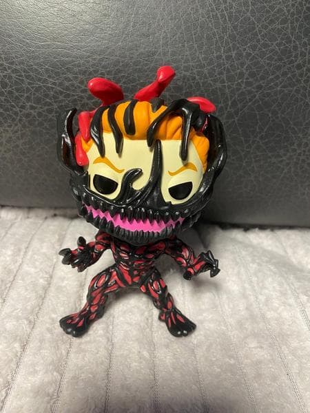 Фигурка FUNKO POP Venom Carnage 367 — фото из отзыва «Красивая, реалистичная фигурка для поклонников Venom'а.»