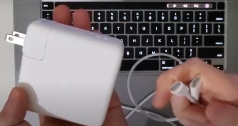 Блок питания Apple MacBook Pro — фото из отзыва «Очень мощный и качественный, мне понравилось держится очень »