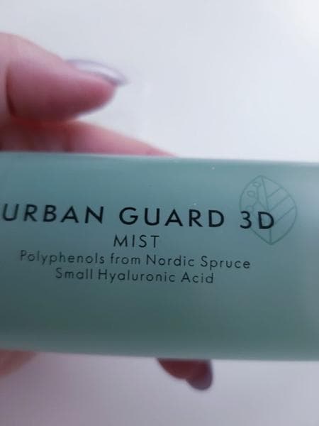 Спрей Oriflame Optimals urban guard 3D — фото из отзыва «Отличное решение для увлажнения кожи» (1 из 4)