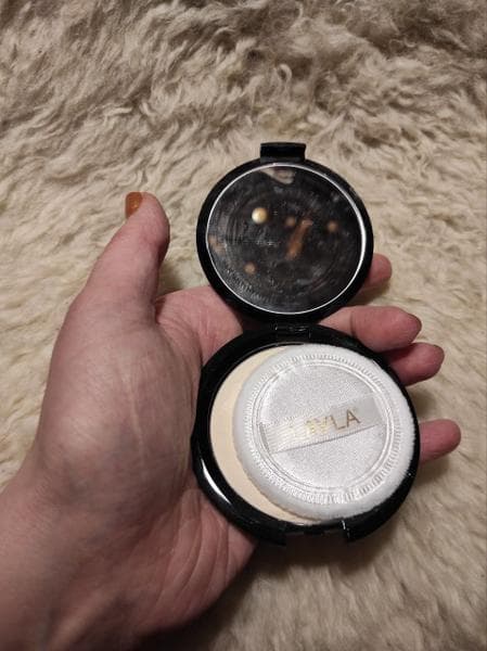 Матовая пудра Layla cosmetics Top Cover Compact Face Powder — фото из отзыва «Отличная матирующая пудра»