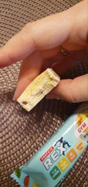 Батончик Protein rex Миндальный маффин — фото из отзыва «Я нашла свою идеальную и полезную вкусняшку!» (3 из 4)