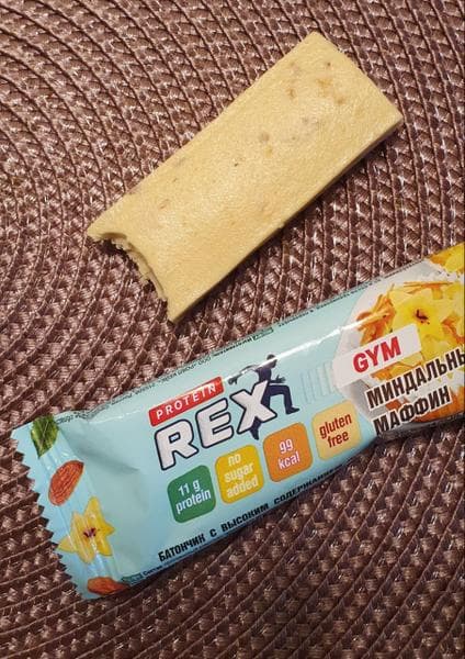 Батончик Protein rex Миндальный маффин — фото из отзыва «Я нашла свою идеальную и полезную вкусняшку!» (4 из 4)