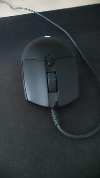 Компьютерная мышь Logitech G102 — фото из отзыва «Хорошая игровая мышь, удобная, не потеет в руках хорошие мик» (1 из 3)