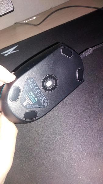 Компьютерная мышь Logitech G102 — фото из отзыва «Хорошая игровая мышь, удобная, не потеет в руках хорошие мик» (2 из 3)