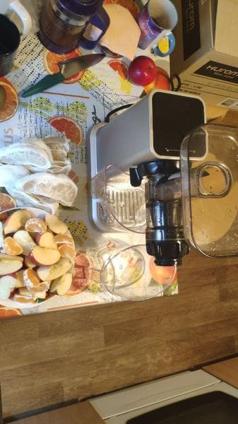 Соковыжималка Hurom Chef GI-SBE08 — фото из отзыва «Компактная  соковыжималка для твердых плодов и зелени»
