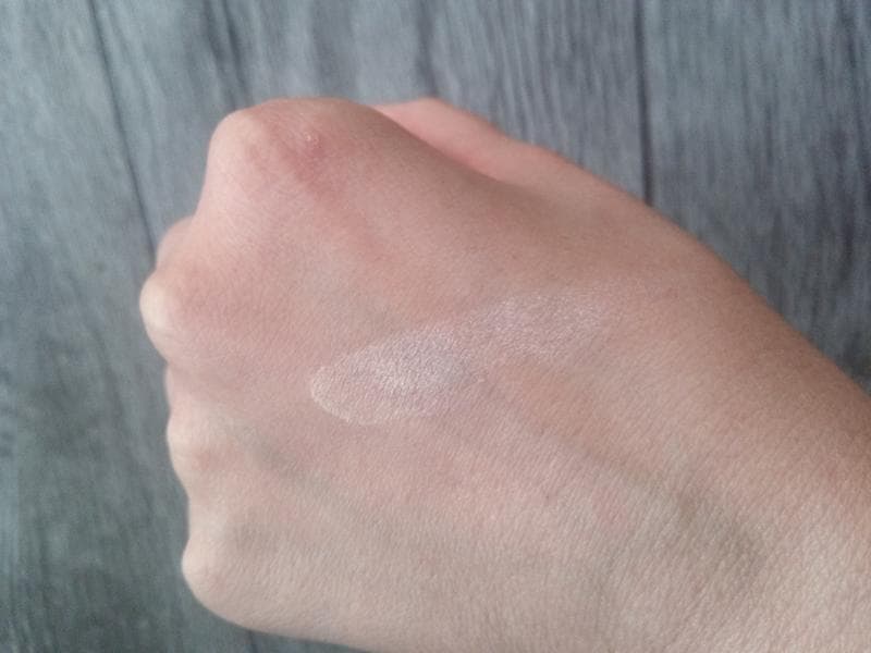Пудра для лица Eveline cosmetics  — фото из отзыва «Подчеркивает текстуру» (3 из 5)