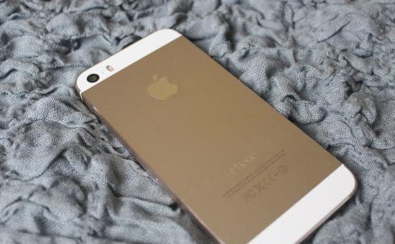 Телефон Apple iPhone 5 — фото из отзыва «Этот телефон я бы оценил на 5/5» (1 из 2)