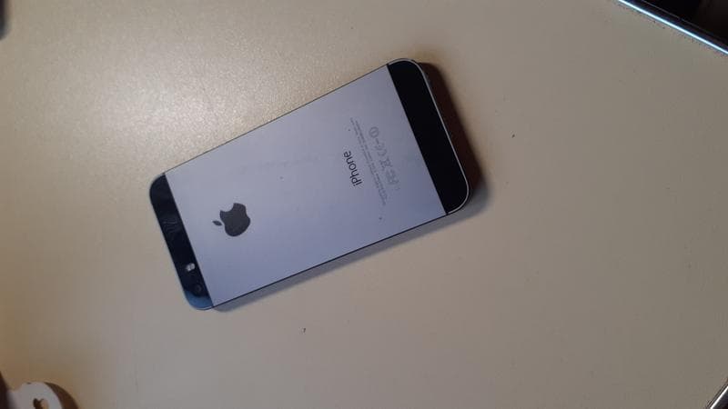 Телефон Apple iphone 5s — фото из отзыва «Телефон хороший, рекомендую, всё классно работает!»