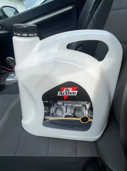 Очиститель кожи Dr.Active "Leather Cleaner" — фото из отзыва «Прекрасное средство для кожи салона»