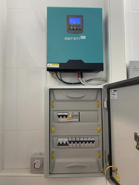 Инвертор SmartWatt eco 3K 24V 40A MPPT — фото из отзыва «Современные проблемы требуют современных решений»