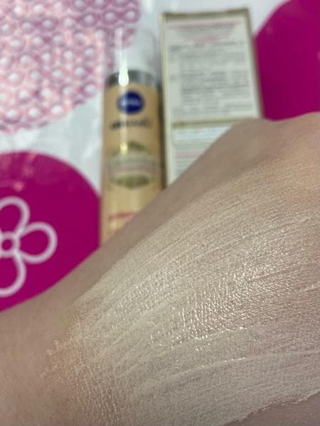 Тональный крем-флюид Nivea Luminous630 против пигментации — фото из отзыва «Тональный флюид для борьбы с пигментными пятнами.» (3 из 3)