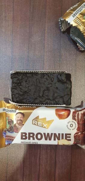 Пирожное Брауни лесной орех ProteinRex — фото из отзыва «ProteinRex пирожное Брауни Лесной Орех - кушай и худей, толь» (2 из 2)