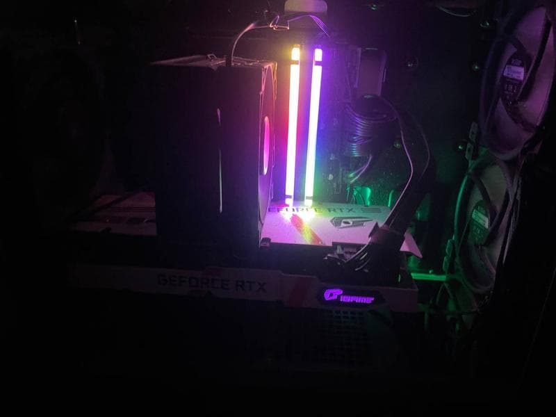 Видеокарта Colorful RTX 3060 — фото из отзыва «Отличная видеокарта, идеально подходит под белую сборку» (2 из 3)
