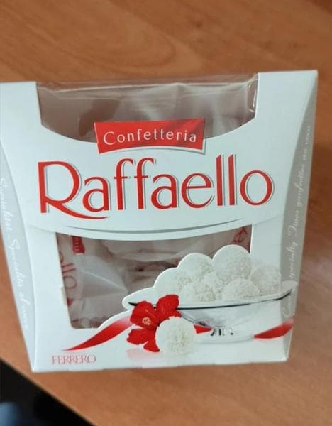 Конфеты Raffaello — фото из отзыва «Это самые вкусные конфеты которые я пробывала в жизни!» (1 из 2)