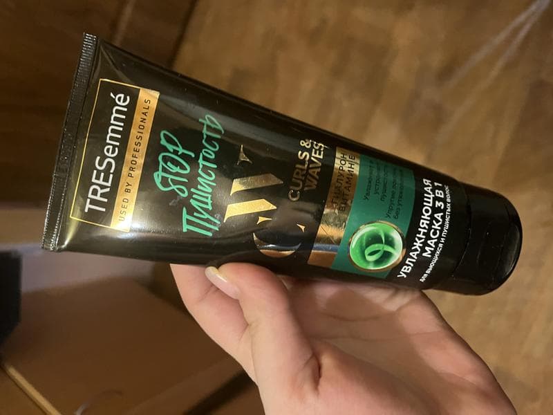 Кондиционер для волос TRESemme STOP Пушистость — фото из отзыва «TRESemme STOP Пушистость Лучшее что я пробовала!»