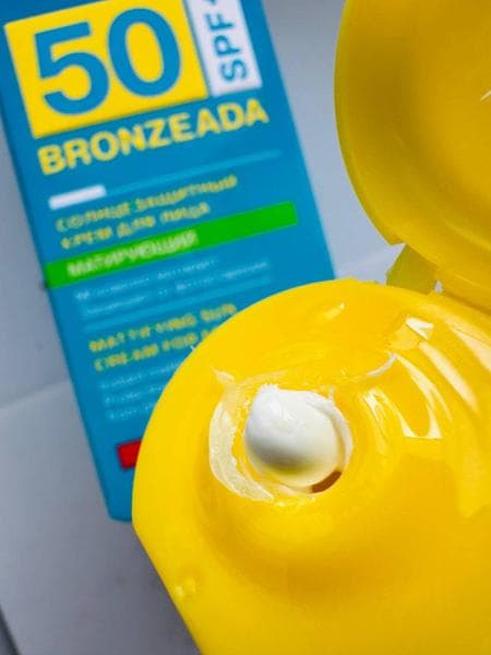 Солнцезащитный крем для лица Librederm матирующий Bronzeada spf 50 — фото из отзыва «Наконец-то найден идеальный спф крем для моей жирной кожи - » (3 из 4)