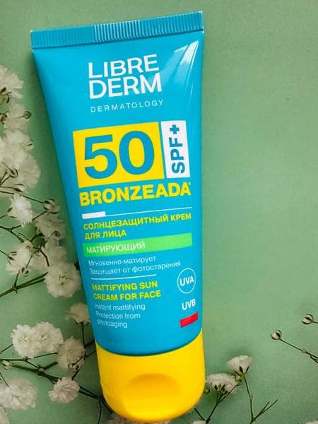 Солнцезащитный крем для лица Librederm матирующий Bronzeada spf 50 — фото из отзыва «Для жирной кожи идеально подошел!» (1 из 2)