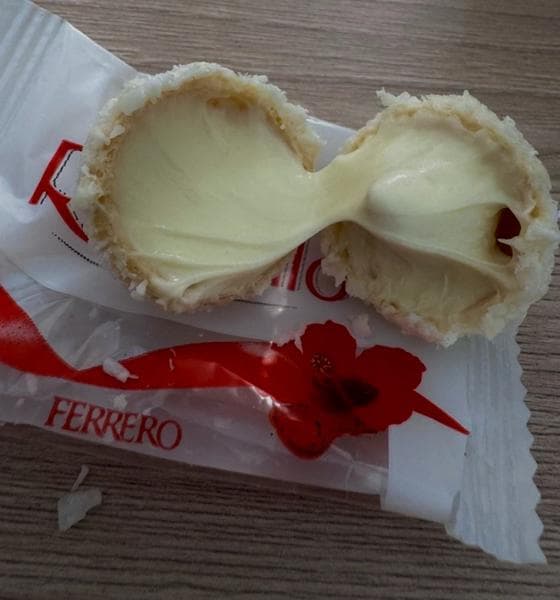 Конфеты Raffaello — фото из отзыва «Невероятно приятная текстура и незабываемый вкус не даст вам»