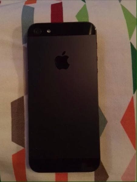 Телефон Apple iPhone 5 — фото из отзыва «Ужасно устарел для своих лет»