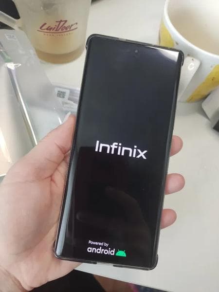 Телефон Infinix Note 40 pro — фото из отзыва «Очень хороший телефон, порадовала комплектация»