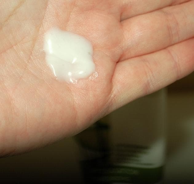 Молочко Yves Rocher Hydration moisturizer — фото из отзыва «Идеальное увлажнение и питание кожи» (1 из 4)
