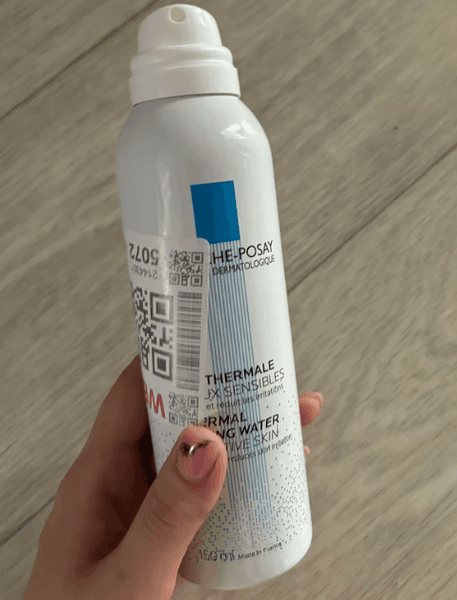Термальная вода La Roche Posay  — фото из отзыва «Очень освежает кожу в жару и держит макияж» (2 из 3)