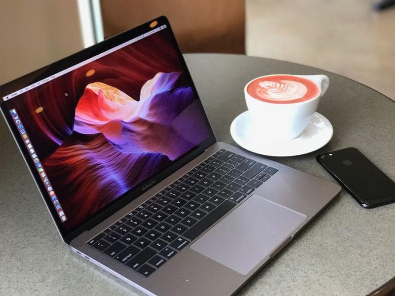 Ноутбук Apple MacBook Pro — фото из отзыва «Впринципе, данный ноутбук стоит покупать, но для игр он не п»