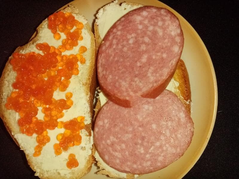 Колбаса "Сервелат Баварушка" — фото из отзыва «Ароматный и мясной сервелат»