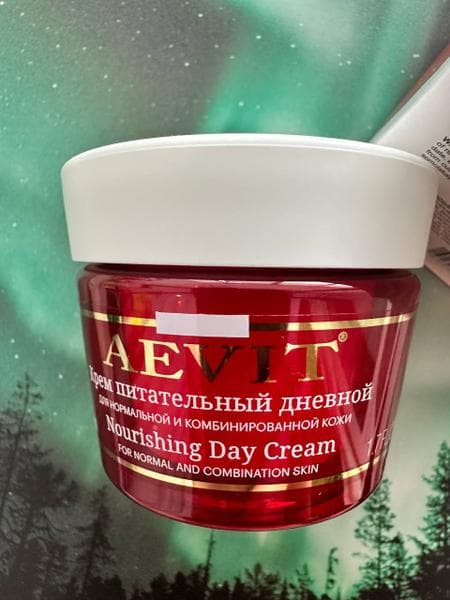 Крем AEVIT питательный дневной — фото из отзыва «Хороший, легкий крем на каждый день» (1 из 3)