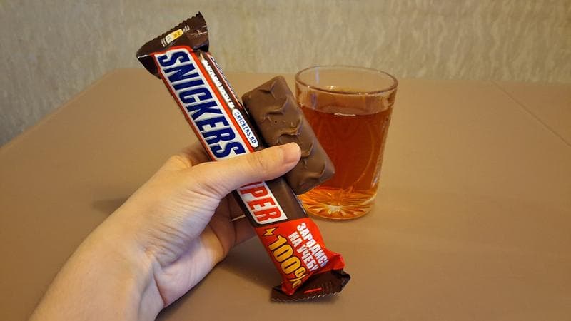 Шоколадный батончик "Snickers" — фото из отзыва «Шоколадный батончик, требующий вашего внимания 😋»