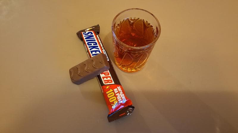 Шоколадный батончик "Snickers" — фото из отзыва «Шоколадный батончик, требующий вашего внимания 😋»
