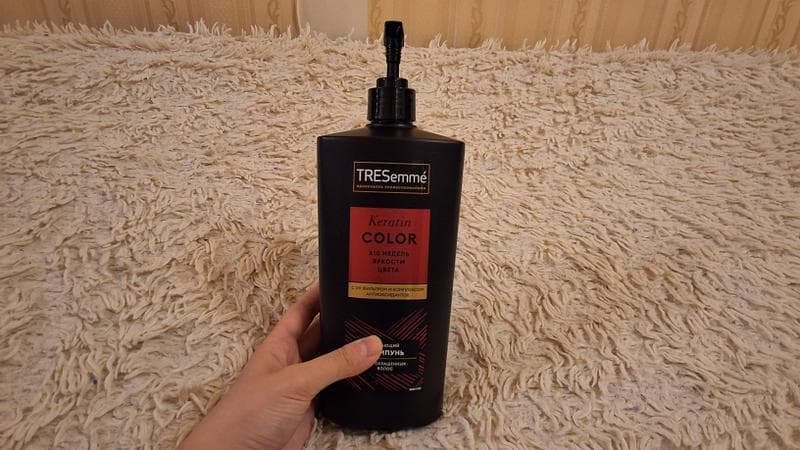 Шампунь TRESemme Keratin COLOR — фото из отзыва «Шампунь, который придаст вашим волосам блеск! 👩💖» (3 из 4)
