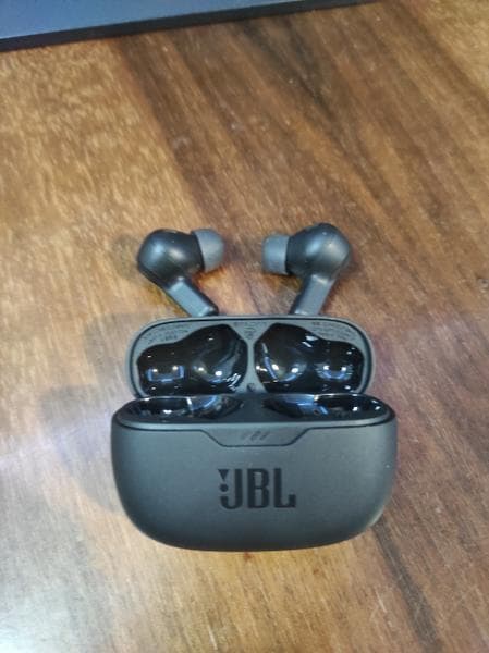 Наушники JBL Wave Beam TWS — фото из отзыва «Очень хорошие, я довольна.» (3 из 8)