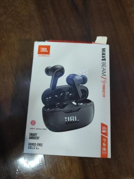 Наушники JBL Wave Beam TWS — фото из отзыва «Очень хорошие, я довольна.» (4 из 8)