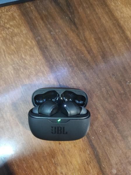Наушники JBL Wave Beam TWS — фото из отзыва «Очень хорошие, я довольна.» (7 из 8)