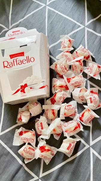 Конфеты Raffaello — фото из отзыва «Это очень плохо»